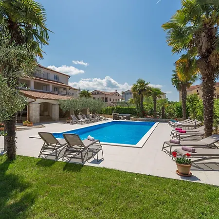 Mit Pool, Garten, Liegen, Strandnah Porec